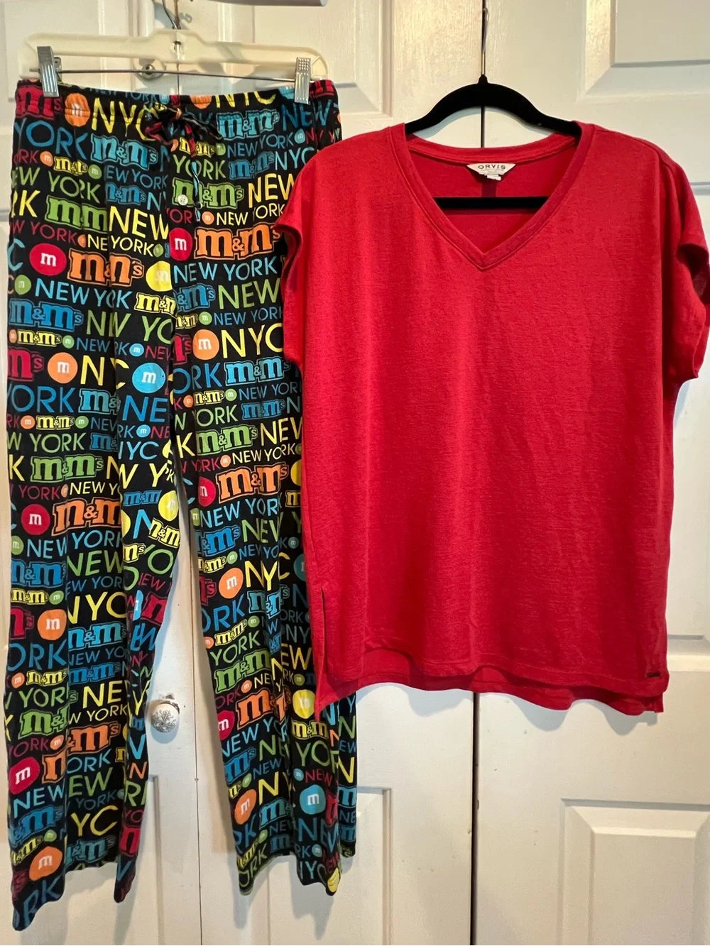 2 Pc PJ Set ❤️ORVIS V-Neck Top & M&M New York Print Pajama Pants w pockets